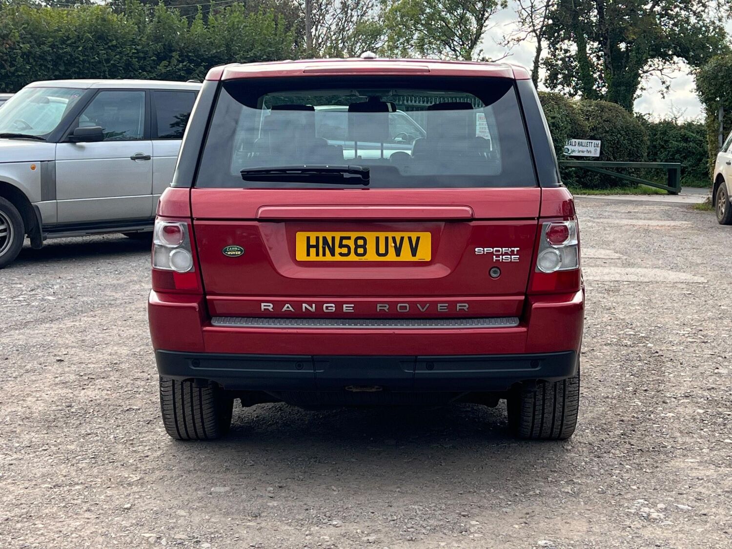 Used LAND ROVER RANGE ROVER SPORT 2009 Red in Yeovil, Somerset Gerald