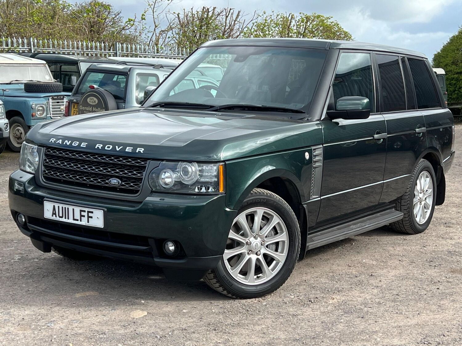 Used LAND ROVER RANGE ROVER 2011 Green in Yeovil, Somerset Gerald Hallett